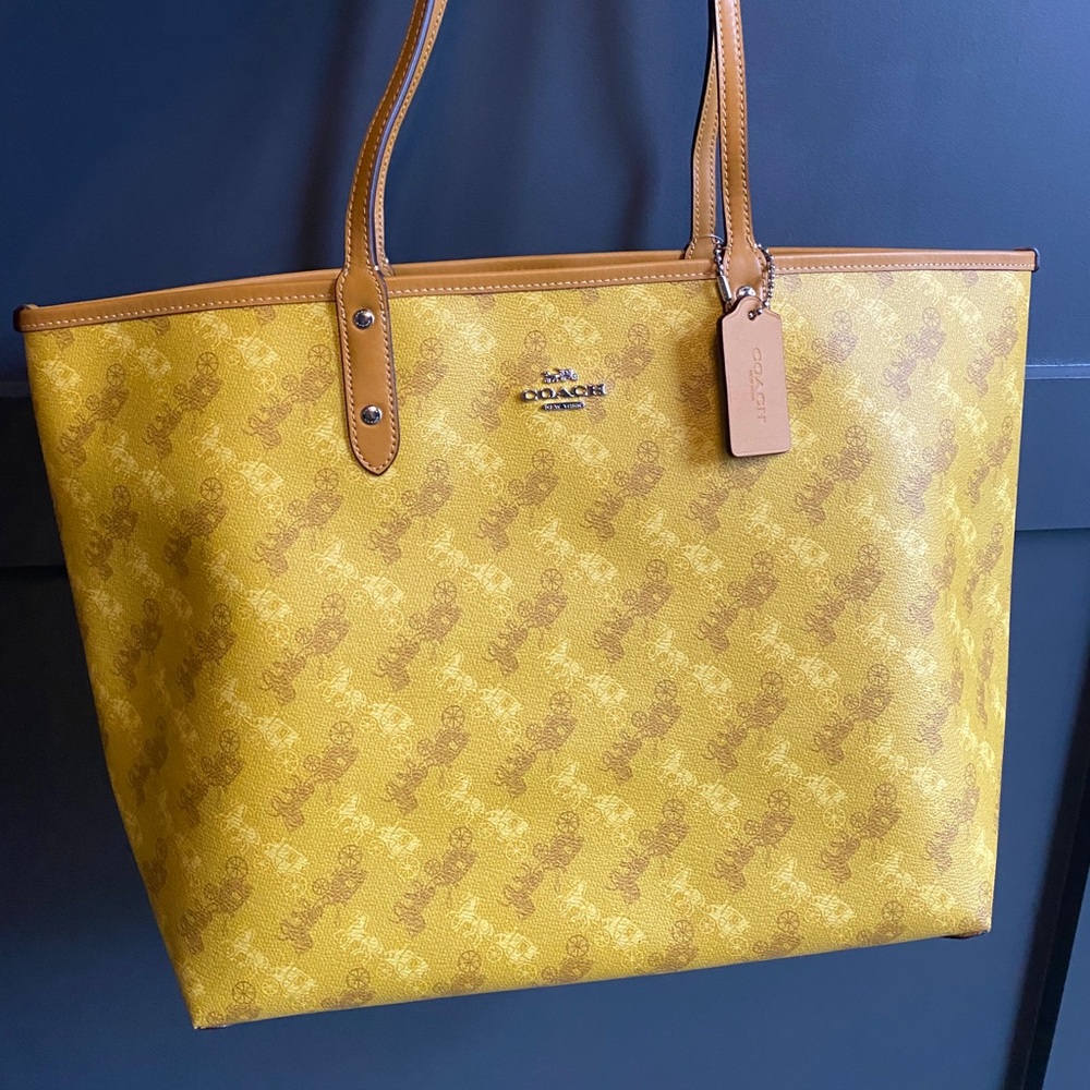BRAND NEW AUTHENTIC COACH BAG WITH TAGS